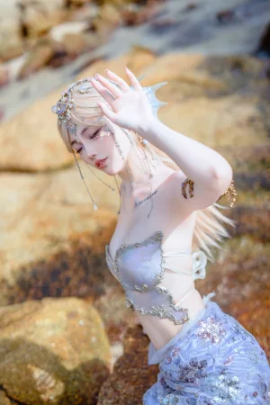 桃良阿宅《年年有鱼》主题写真：35张全套美图