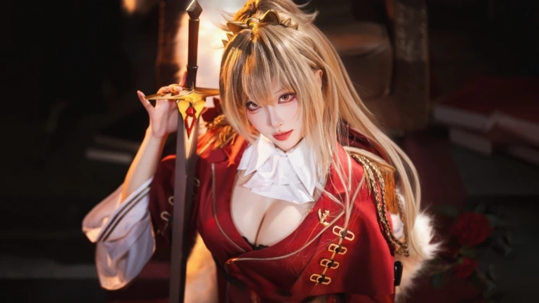 宮本桜《碧蓝航线 狮》主题写真：12张全套美图