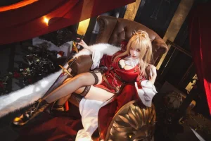 宮本桜《碧蓝航线 狮》主题写真：12张全套美图