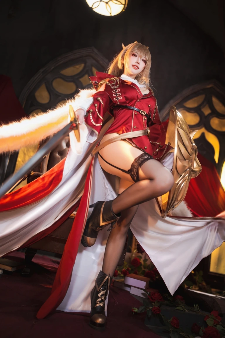 宮本桜《碧蓝航线 狮》主题写真：12张全套美图