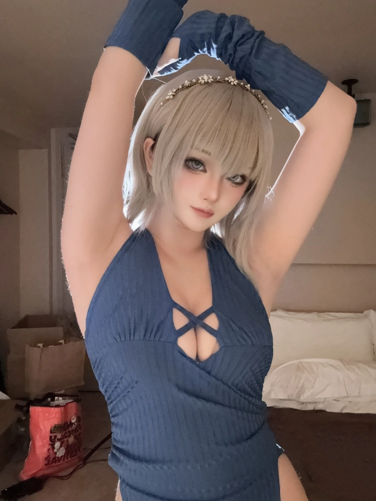 屿鱼《海外自拍》主题写真：14张全套美图