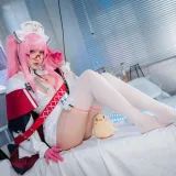 瓜希酱《英仙座护士》主题写真：20张全套美图