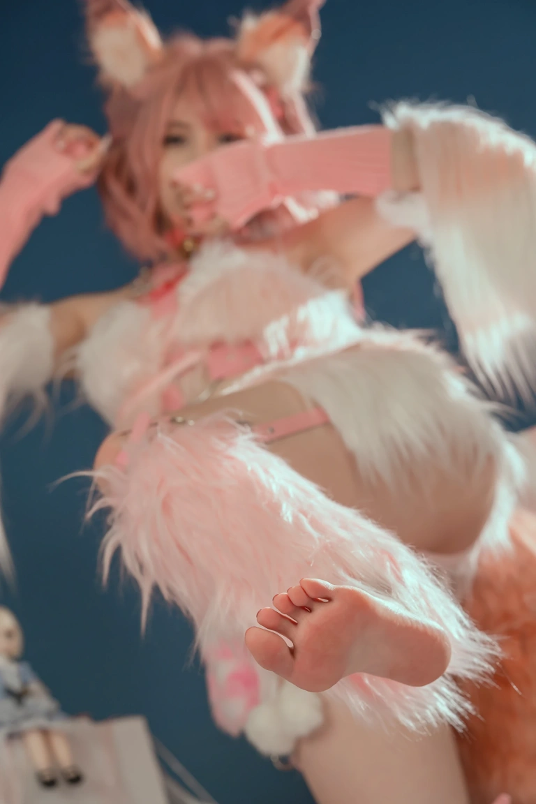 七月喵子《幻想兽娘集日食 蒂迟亚希》主题写真：24张全套美图