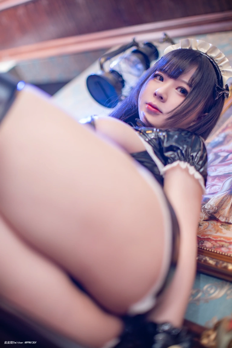 皮皮奶《南半球女仆》主题写真：25张全套美图