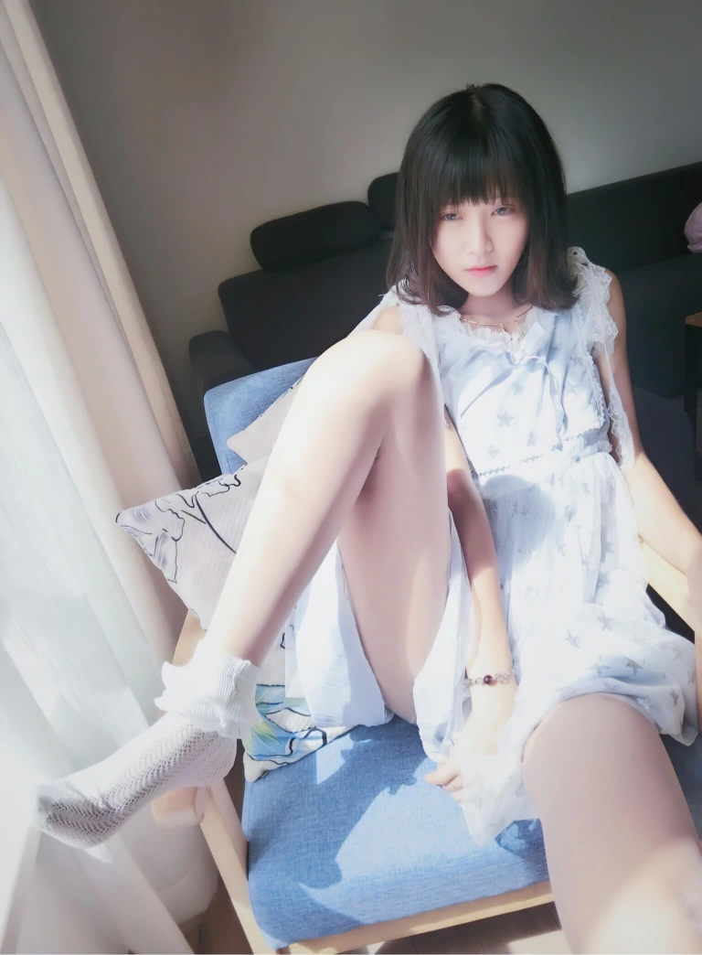 布丁大法《透纱蕾丝白袜》主题写真：28张全套美图