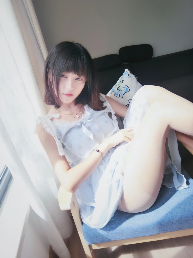 布丁大法《透纱蕾丝白袜》主题写真：28张全套美图