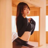 桜桃喵《小黑》主题写真：32张全套美图