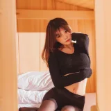 桜桃喵《小黑》主题写真：32张全套美图