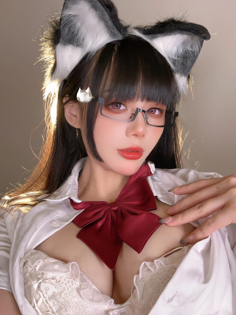 九言《猫耳娘的裙底》主题写真：36张全套美图，含5个视频