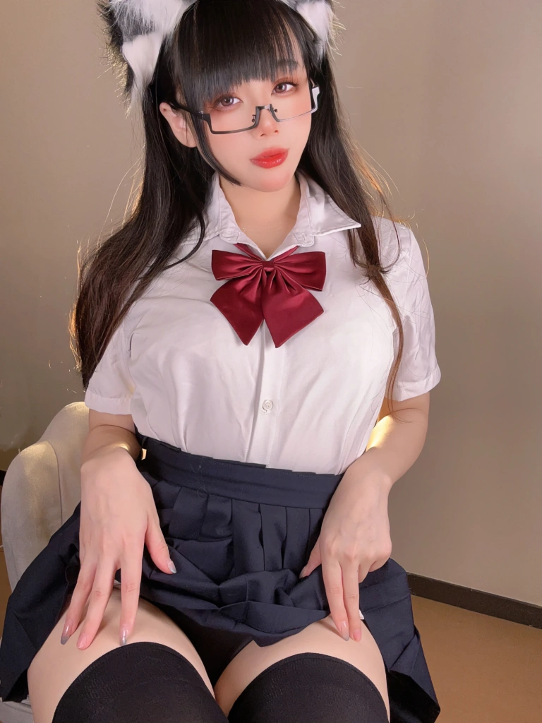 九言《猫耳娘的裙底》主题写真：36张全套美图，含5个视频