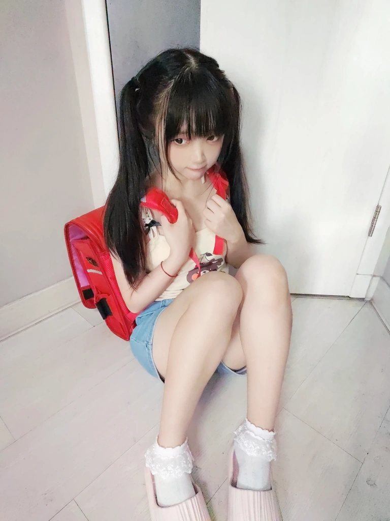 神沢永莉《放学后也是好学生》主题写真：44张全套美图，含1个视频
