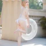 焖焖碳《少女前线 索米泳装》主题写真：46张全套美图