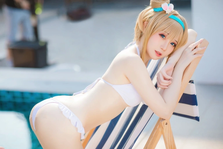 焖焖碳《少女前线 索米泳装》主题写真：46张全套美图
