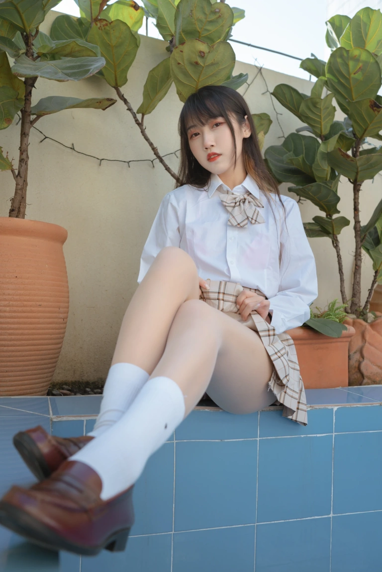 不呆猫《SM JK制服》主题写真：32张全套美图