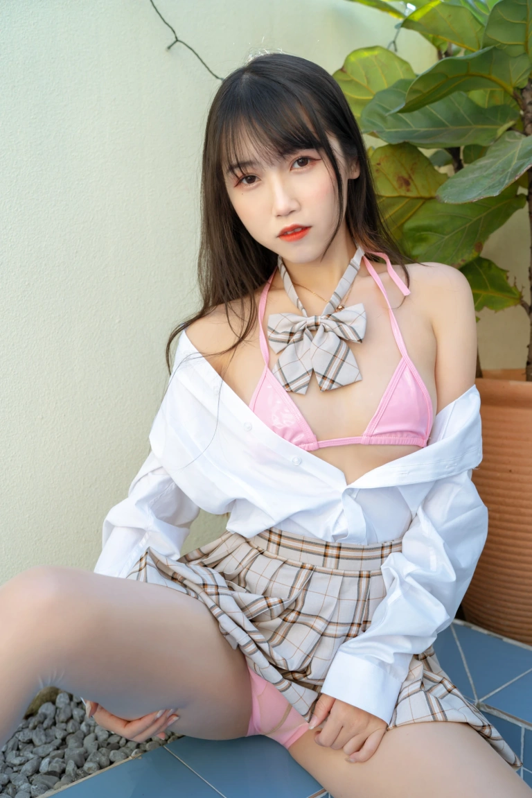 不呆猫《SM JK制服》主题写真：32张全套美图