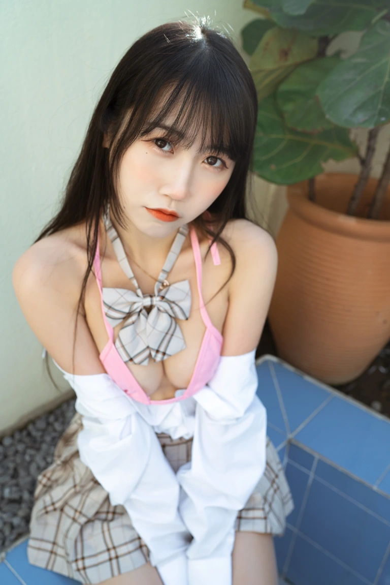 不呆猫《SM JK制服》主题写真：32张全套美图