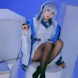 是一只熊仔《蔚蓝档案·潮乃亚》主题写真：100张全套美图