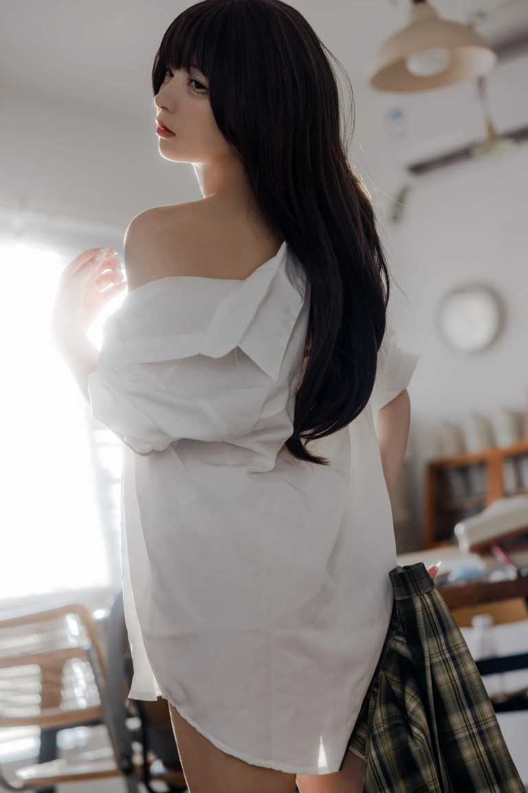 花铃《午后》主题写真：16张全套美图