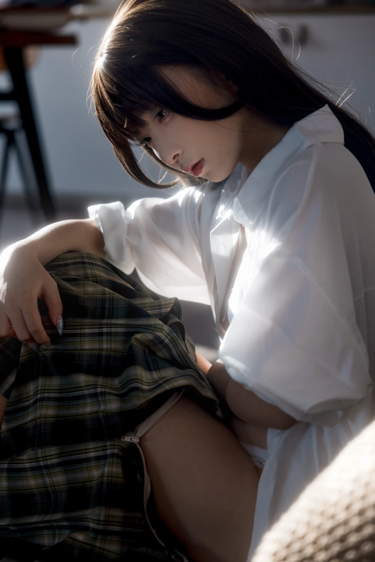 花铃《午后》主题写真：16张全套美图
