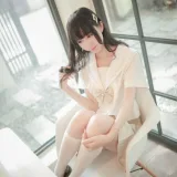 木棉棉《水手服》主题写真：19张全套美图
