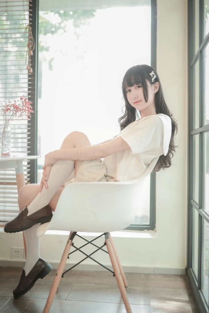 木棉棉《水手服》主题写真：19张全套美图