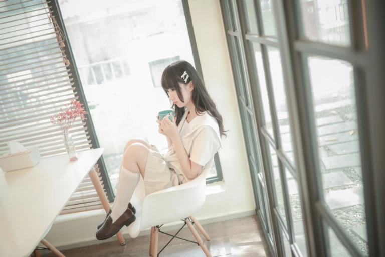 木棉棉《水手服》主题写真：19张全套美图