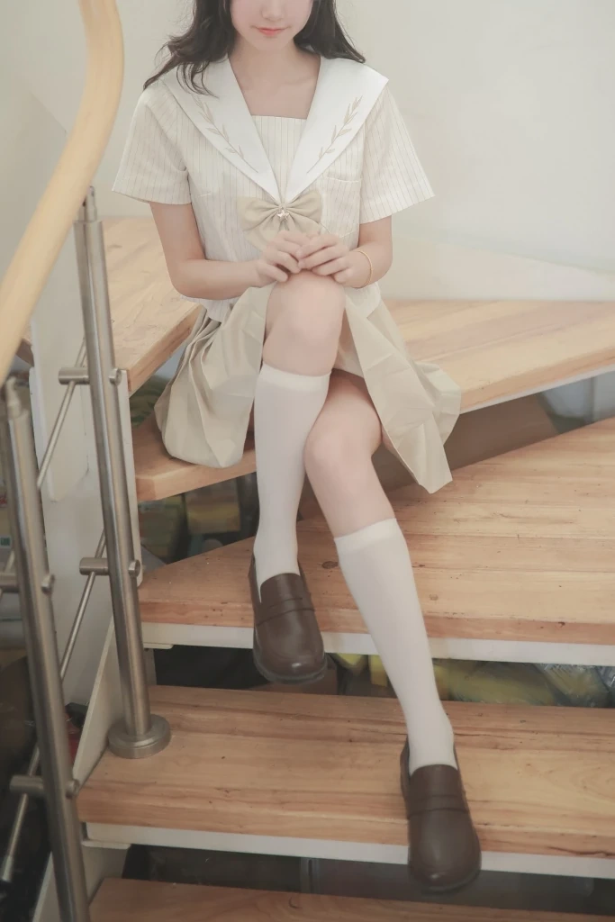 木棉棉《水手服》主题写真：19张全套美图