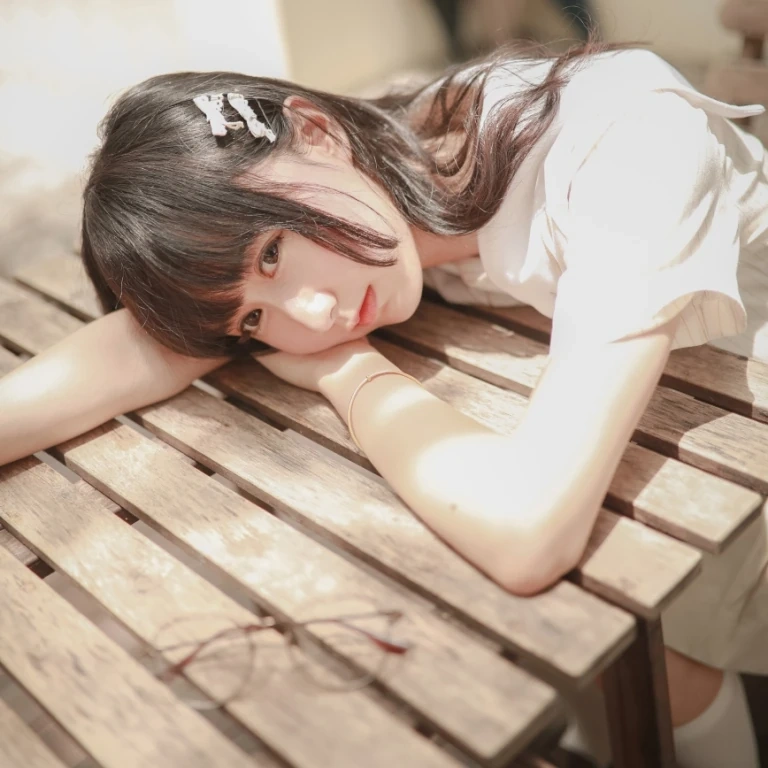 木棉棉《水手服》主题写真：19张全套美图