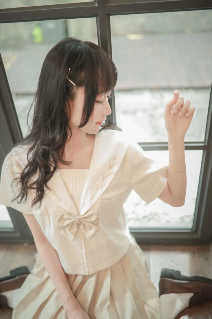 木棉棉《水手服》主题写真：19张全套美图