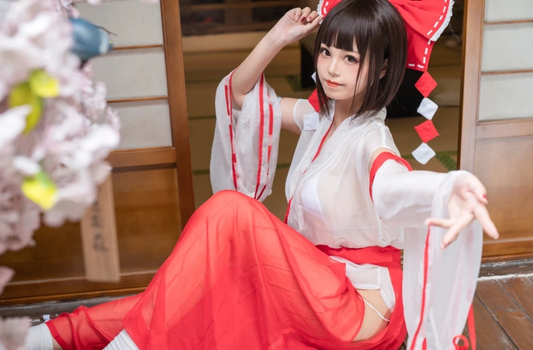 蜜汁猫裘《2020巫女》主题写真：61张全套美图