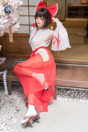 蜜汁猫裘《2020巫女》主题写真：61张全套美图