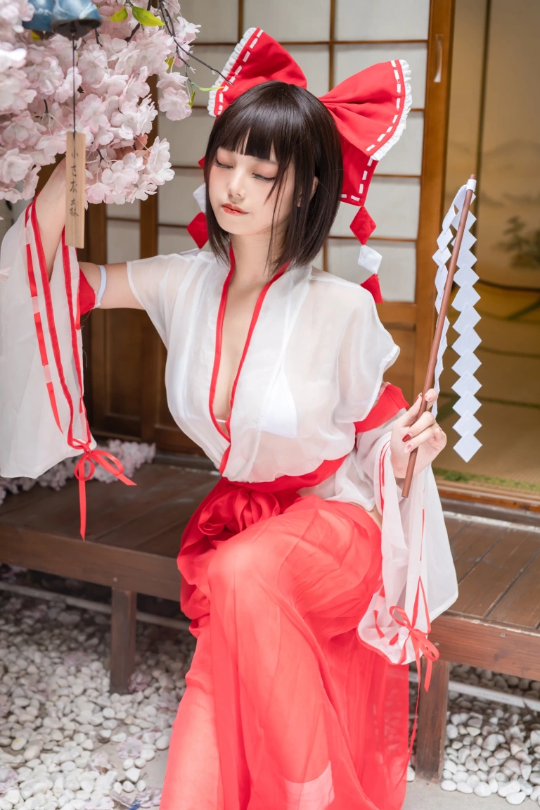 蜜汁猫裘《2020巫女》主题写真：61张全套美图