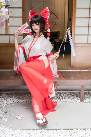 蜜汁猫裘《2020巫女》主题写真：61张全套美图