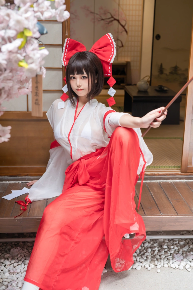 蜜汁猫裘《2020巫女》主题写真：61张全套美图