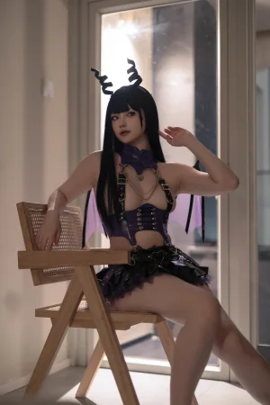屿鱼《凋零月影》主题写真：29张全套美图