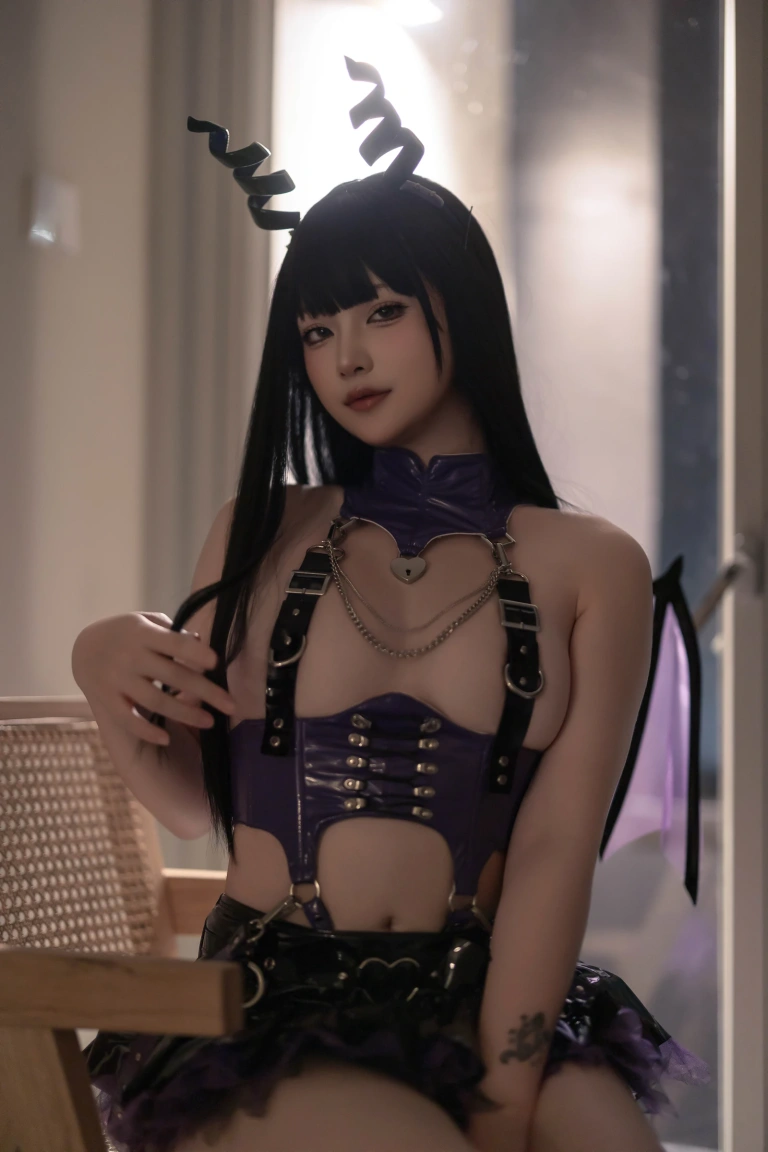 屿鱼《凋零月影》主题写真：29张全套美图