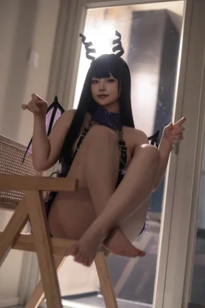 屿鱼《凋零月影》主题写真：29张全套美图