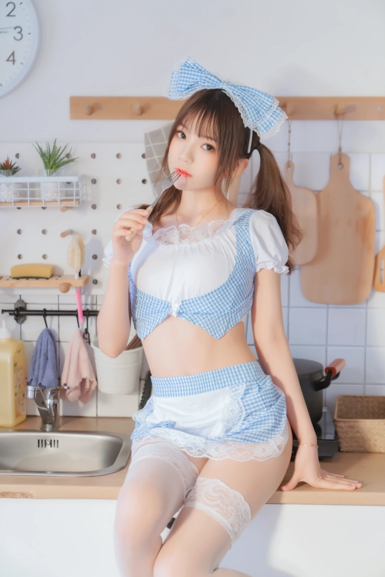 桜桃喵《小娇妻》主题写真：34张全套美图