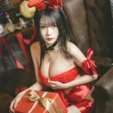 香草喵露露《杨枝甘露 红色丝带礼物》主题写真：54张全套美图，含1个视频