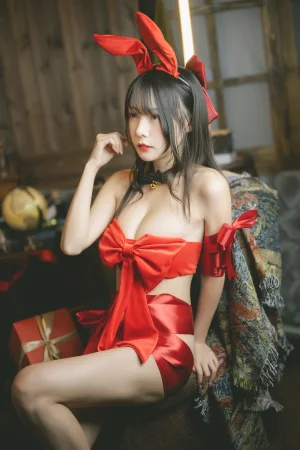 香草喵露露《杨枝甘露 红色丝带礼物》主题写真：54张全套美图，含1个视频