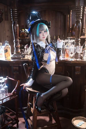 九柒喵《碧蓝航线 柴郡兔女郎》主题写真：58张全套美图