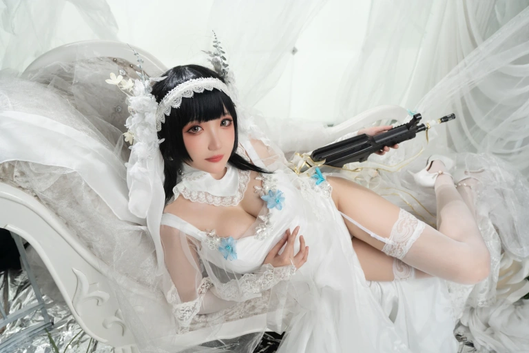 瓜希酱《95式 花嫁》主题写真：30张全套美图