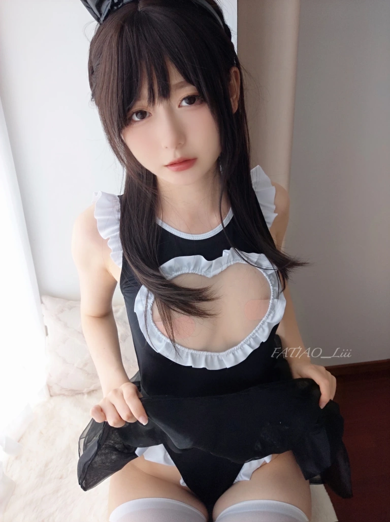 迷之呆梨《Fantia 2023年08月会员合集（8期）》主题写真：141张全套美图