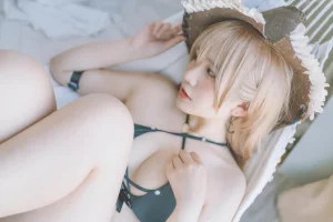 阿半今天很开心《碧蓝航线 让巴尔泳装》主题写真：20张全套美图