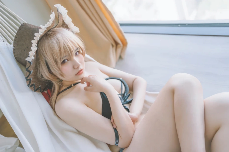 阿半今天很开心《碧蓝航线 让巴尔泳装》主题写真：20张全套美图