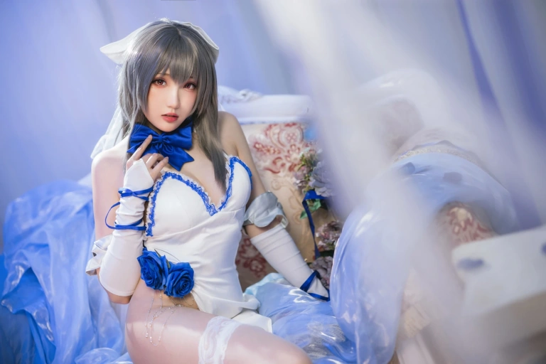 瓜希酱《路易九世礼》主题写真：22张全套美图