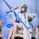 瓜希酱《路易九世礼》主题写真：22张全套美图