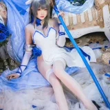瓜希酱《路易九世礼》主题写真：22张全套美图