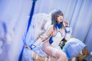 瓜希酱《路易九世礼》主题写真：22张全套美图