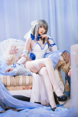 瓜希酱《路易九世礼》主题写真：22张全套美图